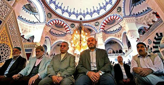 Muslim Perancis Tentukan Hilal Dengan Sains