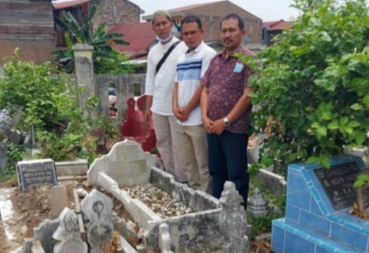 AW Aceh di Makam Tuan Arsyad